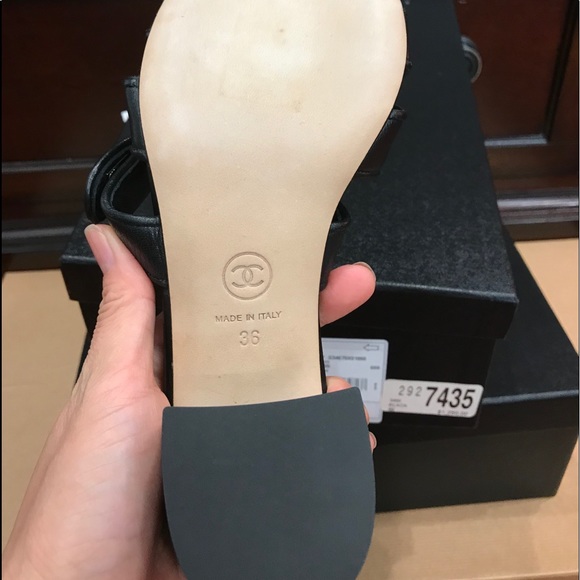 NIB CHANEL CC TURN LOCK LAMB SKIN MULE. - Picture 12 of 13
